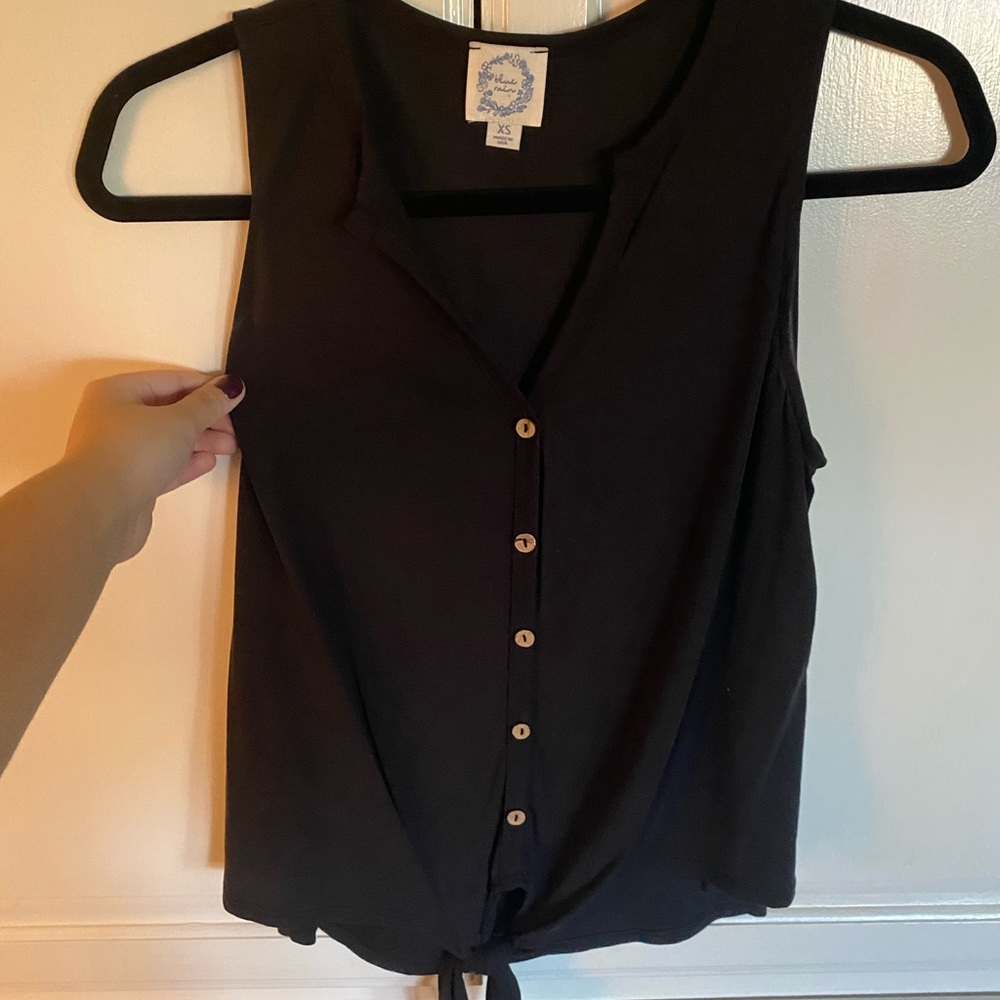 black tank top